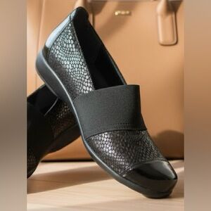 REMONTE Black Mixed Texture Slip-On Loafers | Patent & Snake Print | Size 39